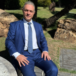 Projetos de energia solar enfrentam desafios tributários que, segundo Leonardo Manzan, exigem governança jurídica sólida.