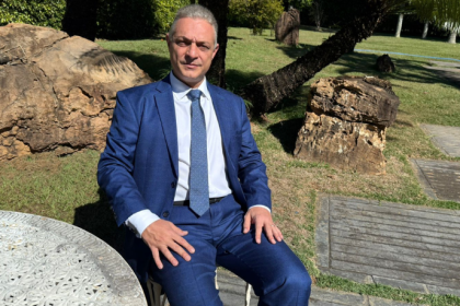 Projetos de energia solar enfrentam desafios tributários que, segundo Leonardo Manzan, exigem governança jurídica sólida.