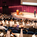 Sérgio Bento De Araújo analisa a Bett Brasil e mostra como selecionar palestras que realmente geram ação prática e resultados concretos no dia a dia.