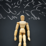 TDAH não é ausência de atenção, mas um superfoco mal direcionado, como explica Alexandre Costa Pedrosa.