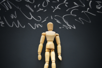 TDAH não é ausência de atenção, mas um superfoco mal direcionado, como explica Alexandre Costa Pedrosa.