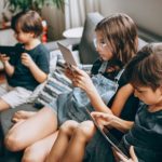 Roblox reforça controle parental: novas restrições de conteúdo por idade elevam a segurança na plataforma